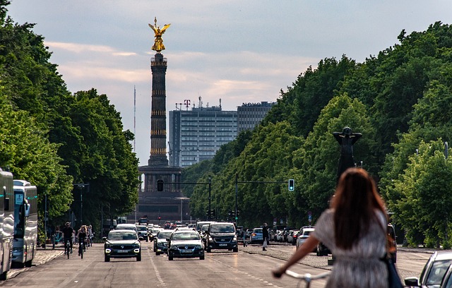 Unterwegs in Deutschland: Die Straßen, die Regeln und die Autobahn